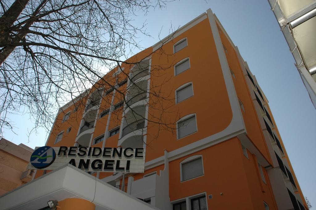 Angeli 3*